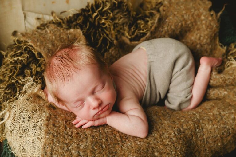 servizio fotografico Newborn Legnano Gallarate Varese Milano Genova